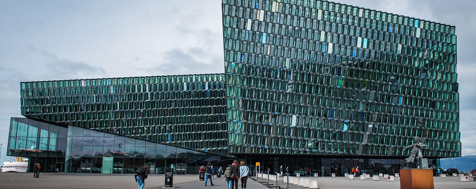 14six8-Blog-Image-7-Beautiful-Acoustically-Designed-Buildings-Harpa-Concert-Hall-and-Conference-Centre